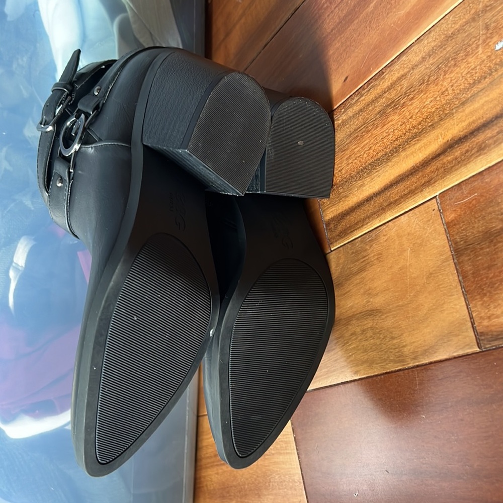 Shoes - Picture 3 of 3
